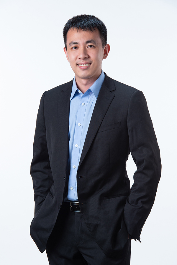 Dr. Chris (Xiaodong) Zhao 